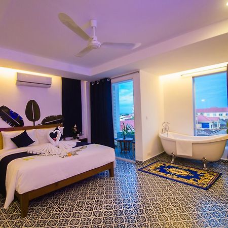 V Hotel And Apartment Siem Reap Exterior photo